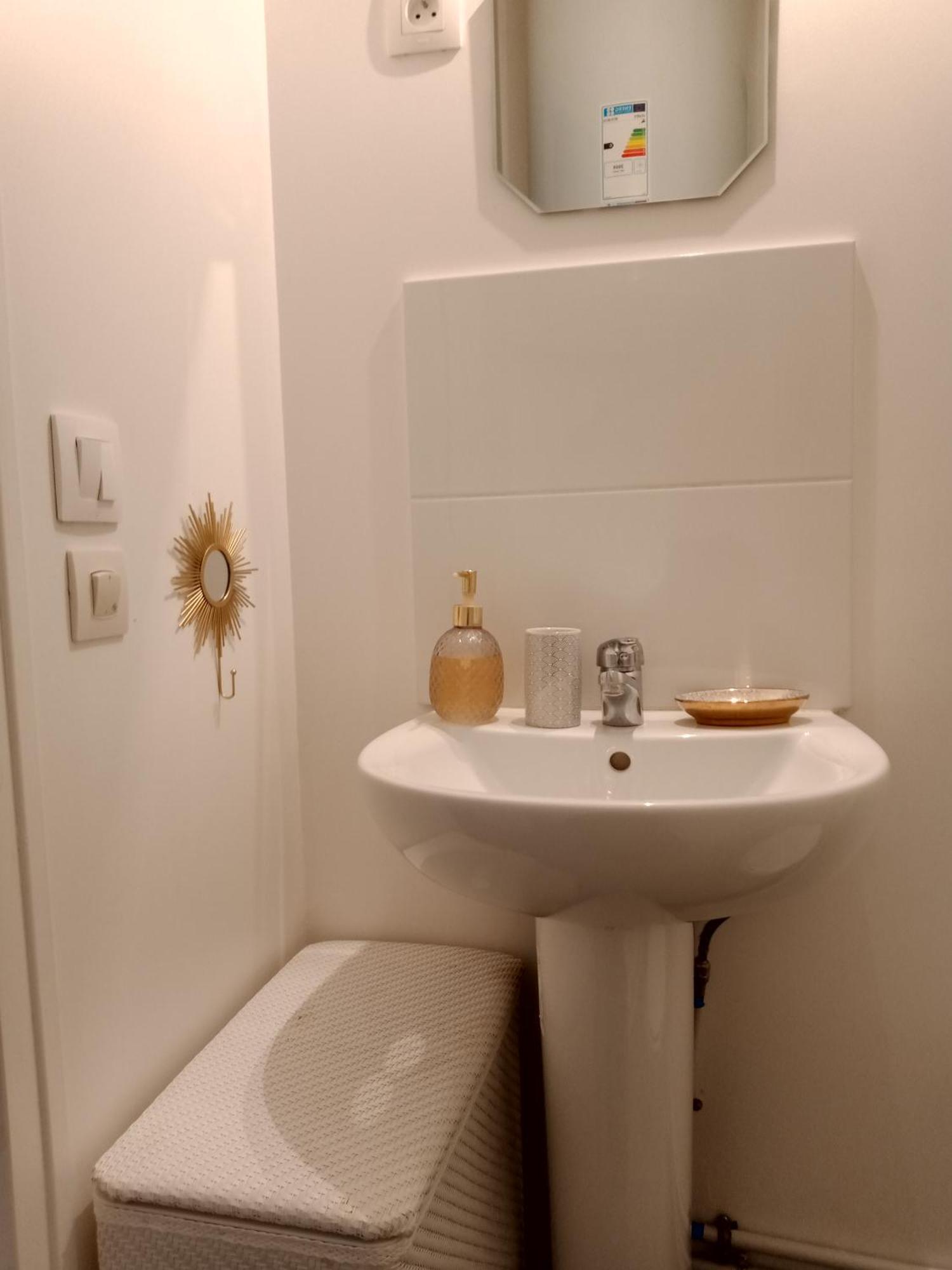 Joli Apartment Клиши Екстериор снимка