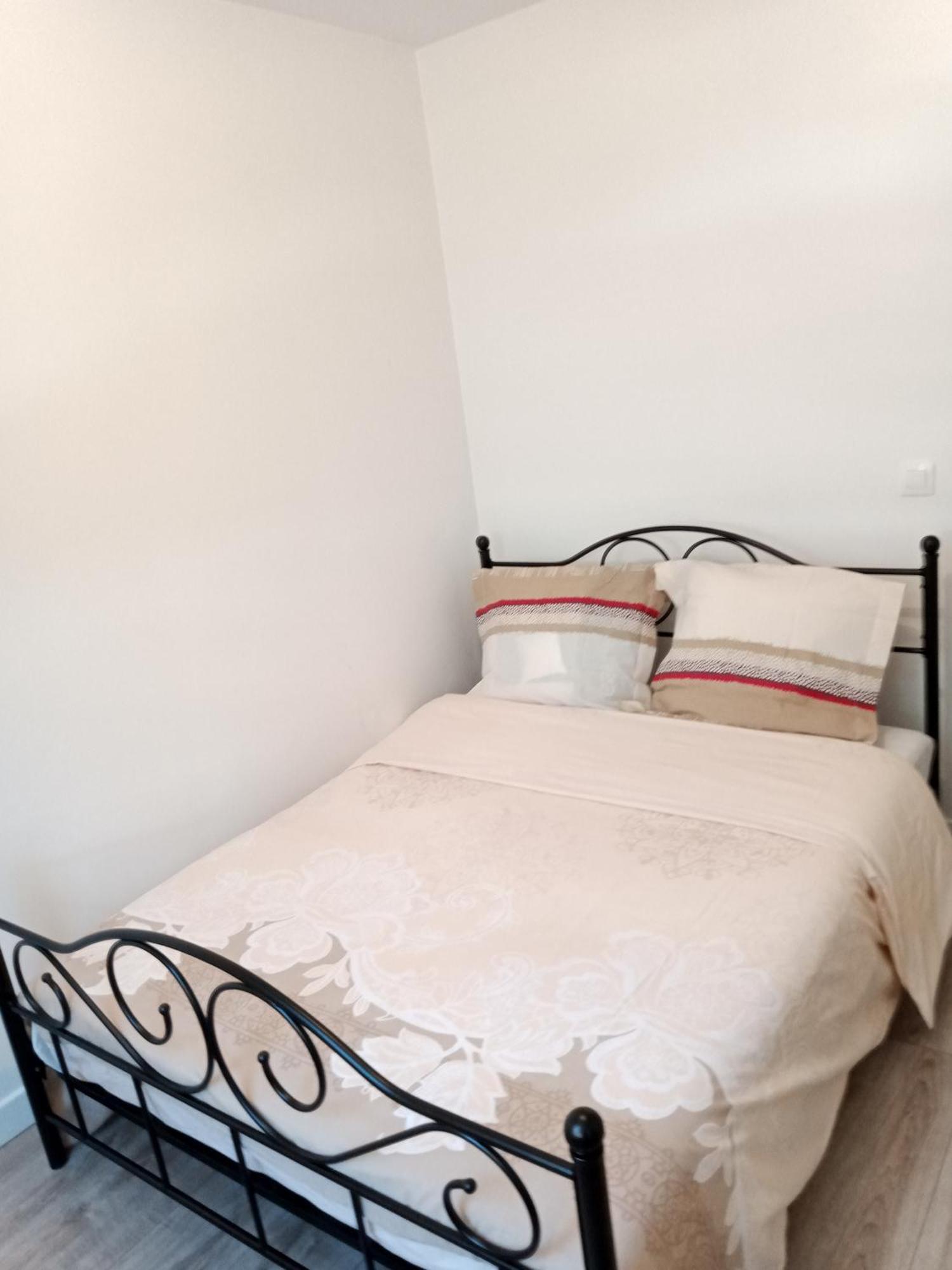 Joli Apartment Клиши Екстериор снимка